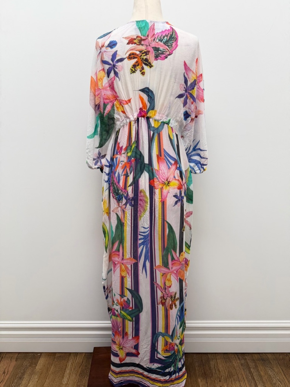 Trina Turk Treasure Cove Cover-Up Caftan Floral White Size Small/Medium - Picture 8 of 13